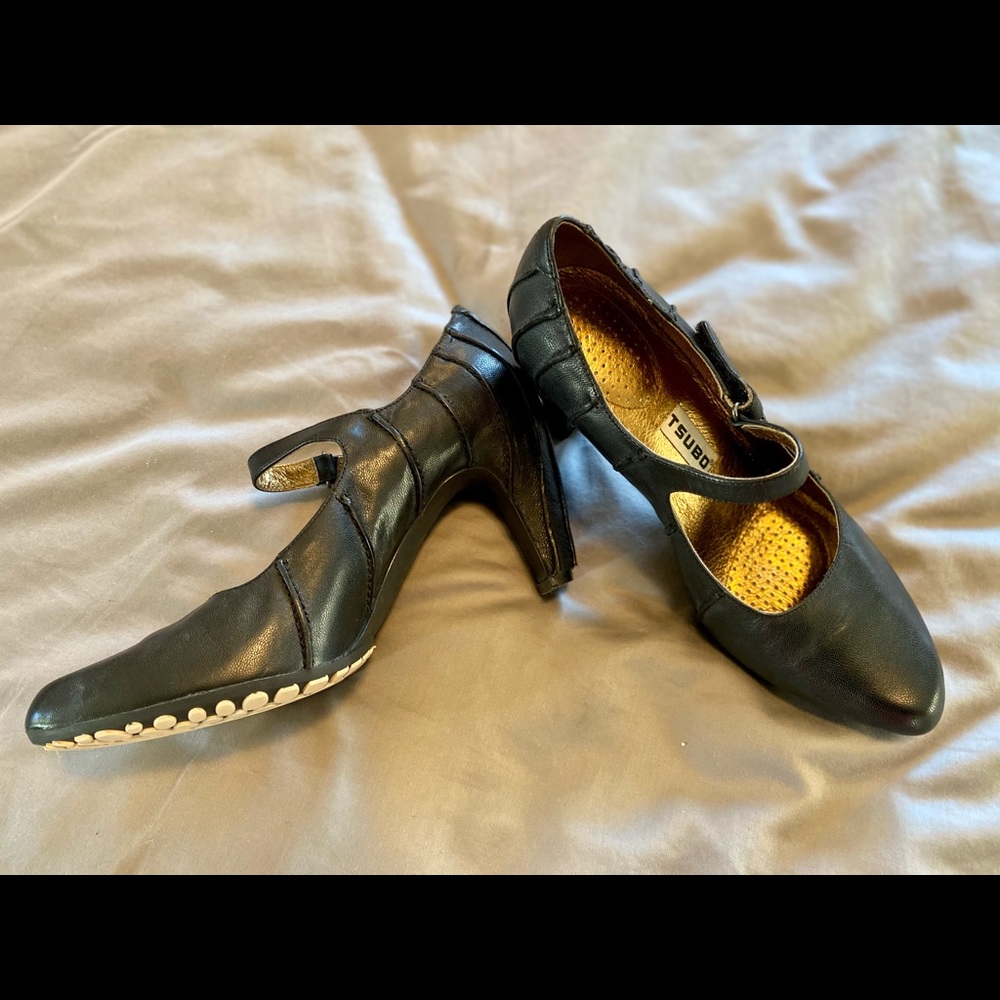 Zsubo Heels - Picture 2 of 5